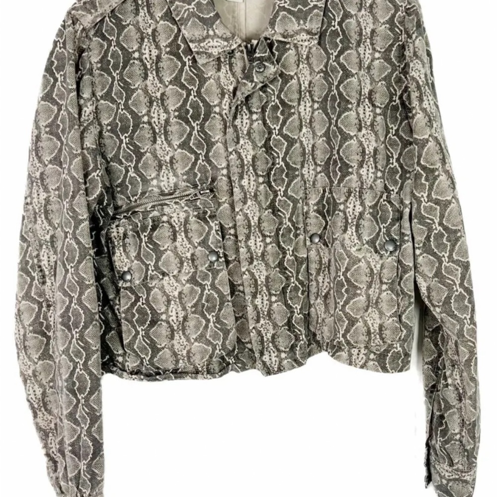 Blank NYC snakeskin cropped jacket lightweight zipper front size medium